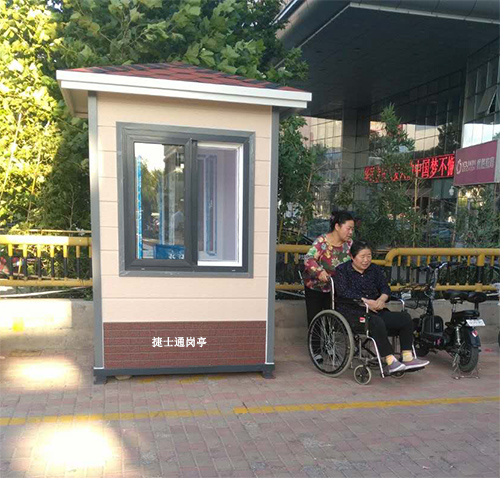 滄州運(yùn)河區(qū)恒順時(shí)代廣場金屬雕花板崗?fù)?.5乘1.5 1臺(tái)